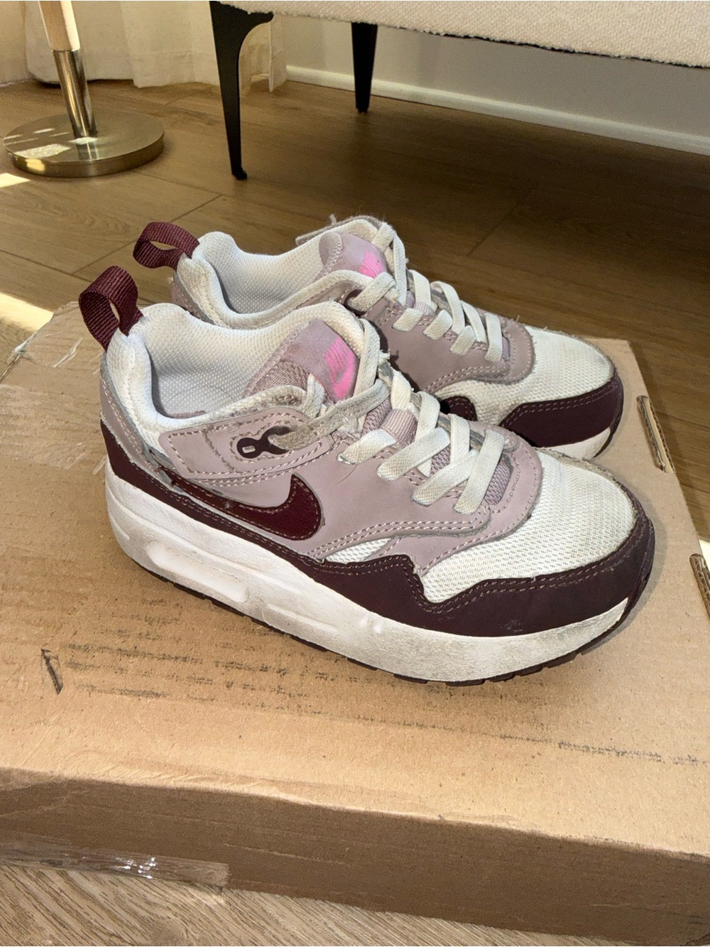 Nike Kids Sneakers in Light Purple and Burgundy girls size 9.5